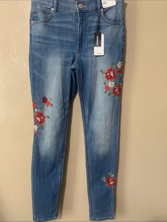 Express Denim - Express size 8 Blue Skinny Jeans with Red Floral Embroidery NWT